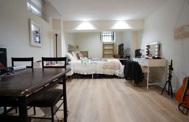 304 Berkeley St. photos photos