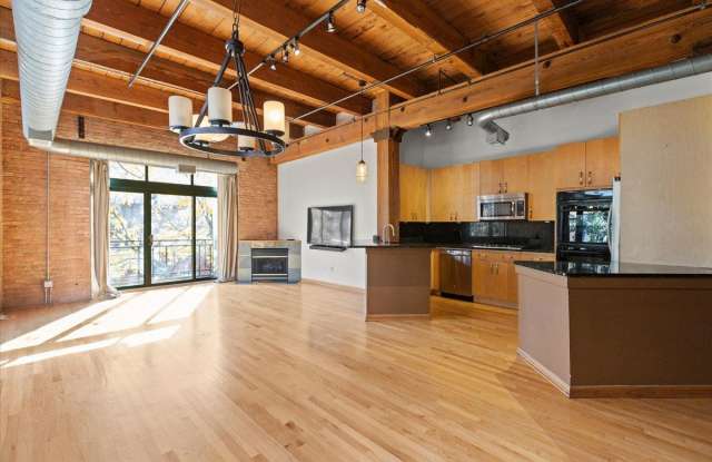 701 West Jackson Boulevard - 701 West Jackson Boulevard, Chicago, IL 60661