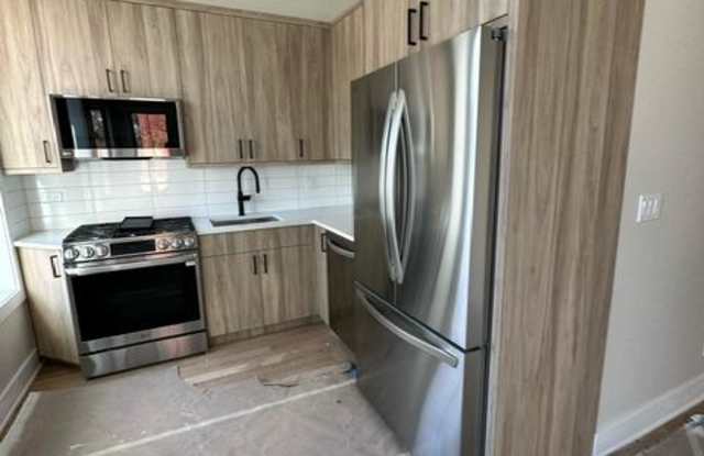 2258 N Southport photos photos