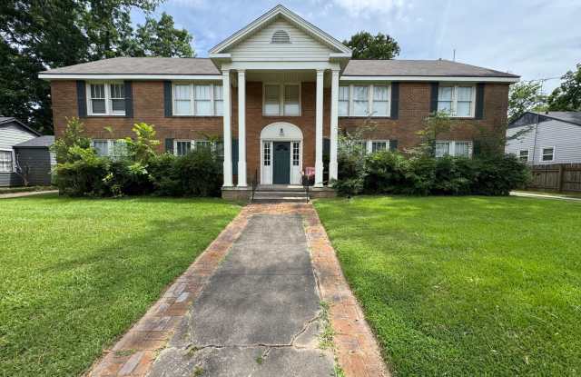 2 Bedroom, 2 Bathroom unit in rare Broadmoor Four-plex. photos photos