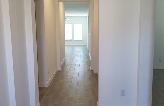 1233 Fox Wing Way Gallery 4