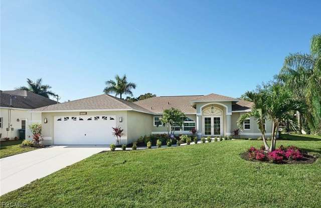 4138 SW 5th Avenue photos photos