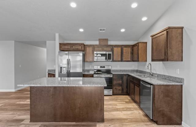 New 3 Bed / 2 Bath Just Minutes from the Rogue River Gallery 3