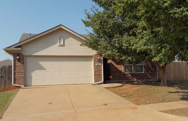 Charming Corner-Lot Home in Edmond photos photos