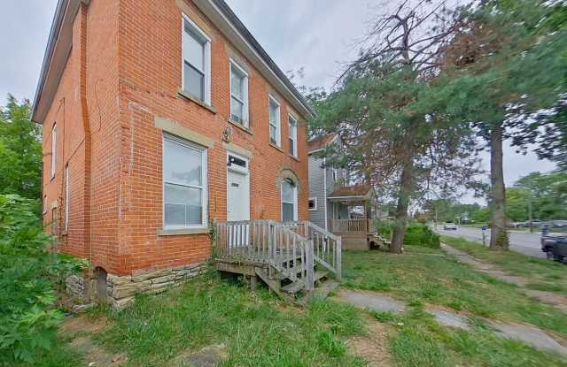 Charming Renovated 4-Bed, 2-Bath Single-Family Home in Columbus photos photos
