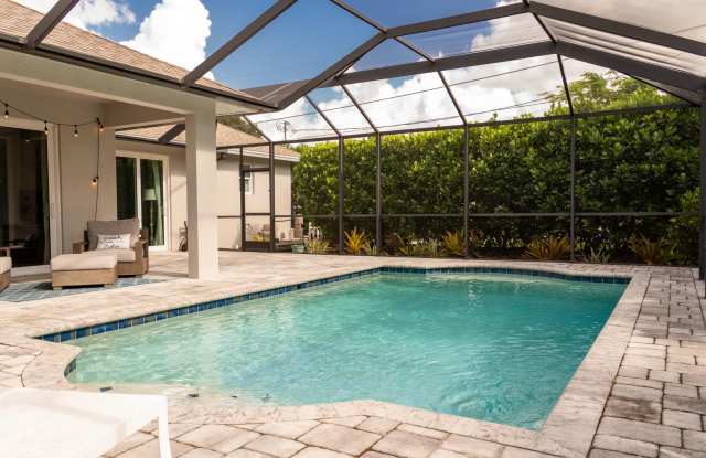 ** BONITA SPRINGS ** BEAUTIFUL 4 BR\3 BATH PRIVATE POOL HOME ** SEASONAL ** WEEKLY ** NO HOA SO MOVE IN QUICK ** CLOSE TO EVERYTHING ** photos photos
