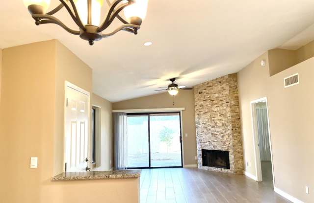 4522 E Renee Drive Gallery 4