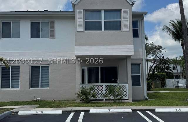 17440 NW 67th Ct Gallery 1