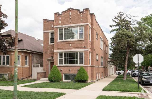 3301 N Kilbourn Avenue Gallery 1