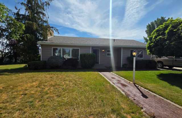 Quiet Rental in Waterville with Garden! photos photos