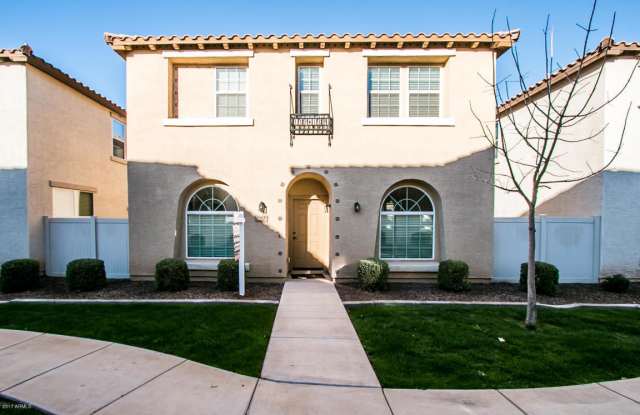 This home has everything that you are looking for! - 965 South Wallrade Lane, Gilbert, AZ 85296