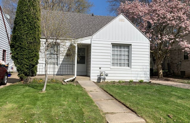 2560 South 77th Street - 2560 South 77th Street, West Allis, WI 53219