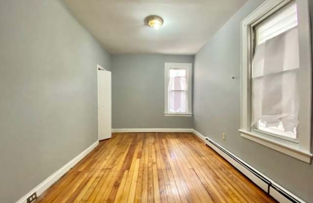 128 Ridge St Gallery 3
