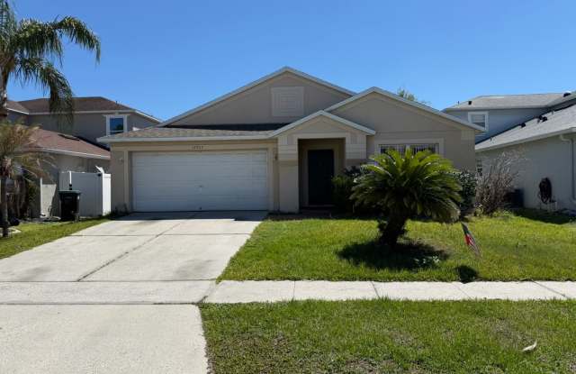 Great 4 Bedroom/2 Bathroom Home Available NOW! photos photos