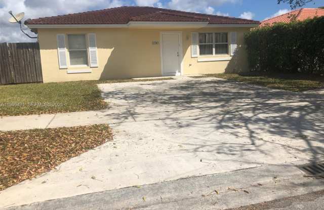 12787 SW 257th St photos photos