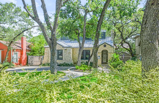 RENOVATED 5-BEDROOM HOME IN ALAMO HEIGHTS Gallery 4