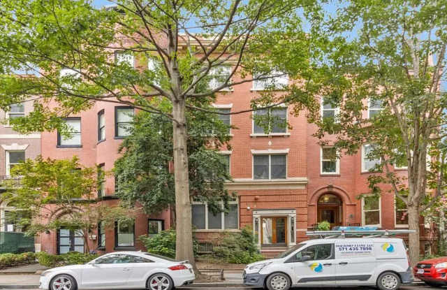 Available Now! Charming Home in the Heart of Dupont Circle Gallery 1