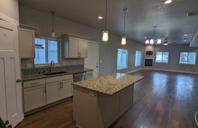 Post Falls Crown Pointe Home Gallery 3
