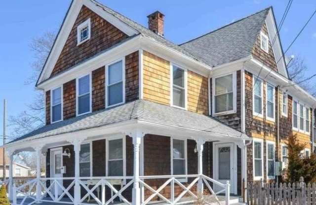 326 6th Street unit: Apt 1 - 326 6th Street, Greenport, NY 11944