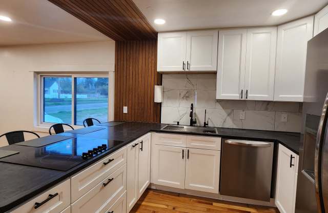 635 Southeast Ford Street photos photos