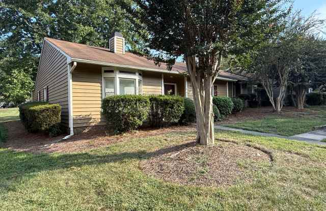 Lovely 1 story End Unit Townhouse Gallery 3