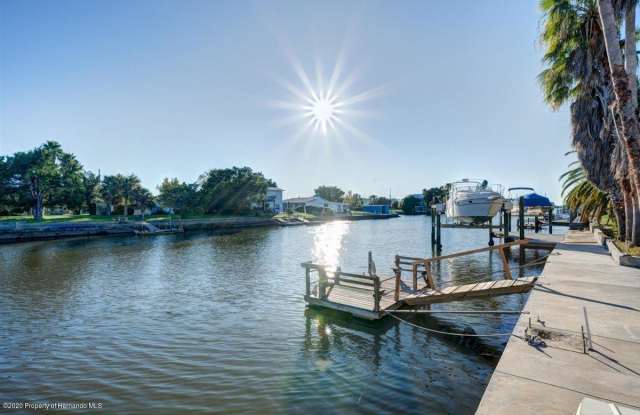 4984 Cedarbrook Lane Gallery 3