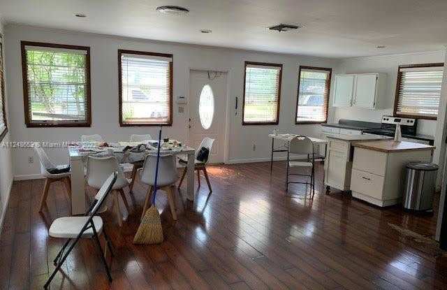 1738 N 16th Ct Gallery 3