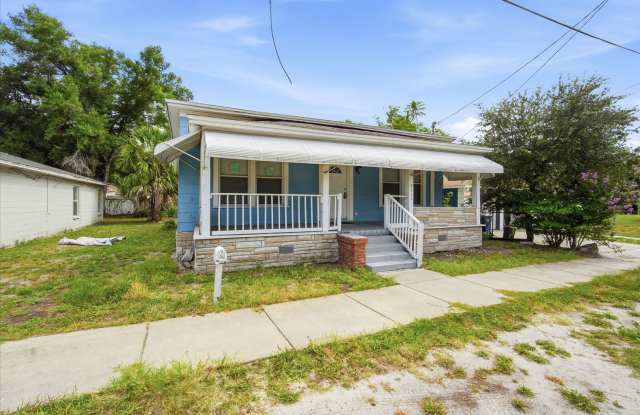 Charming 3-Bedroom Home in Historic Ybor City with Open Floor Plan & Vaulted Ceilings Gallery 3