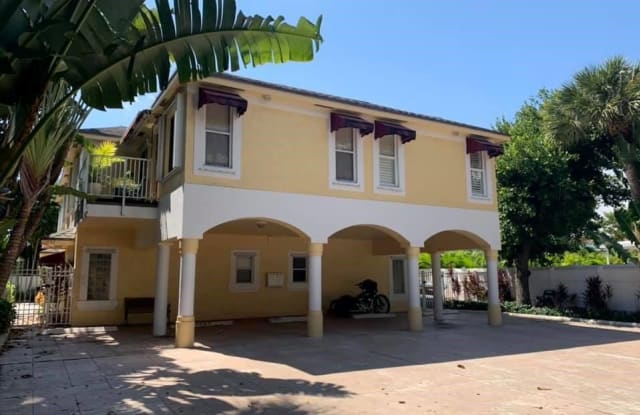 1948 NE 2nd St - 1948 NE 2nd St, Deerfield Beach, FL 33441