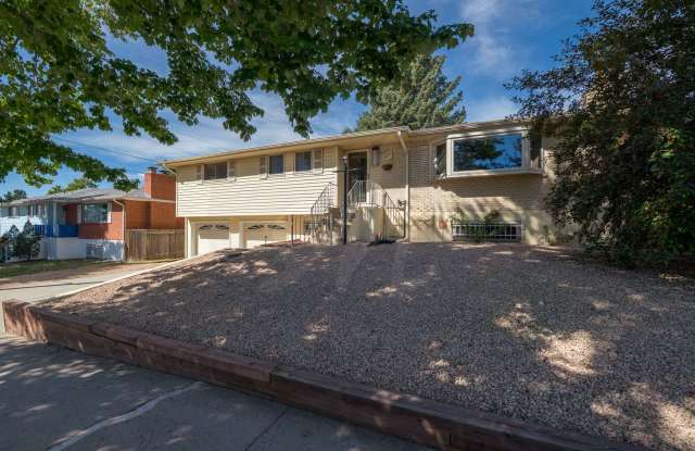 Charming Palmer Park Home - 4BR/3BA with Finished Basement photos photos