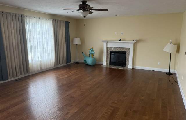 911 Boxwood Court Gallery 2