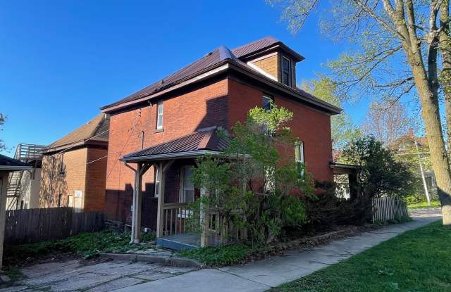 Spacious Five Bedroom Home - 202 South 18th Avenue East, Duluth, MN 55812