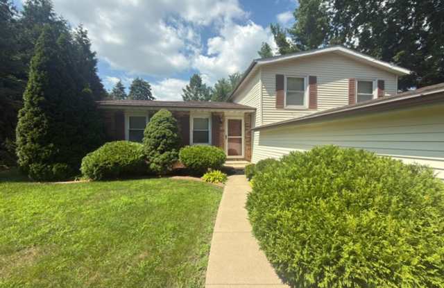 Updated 4-Bedroom Home Near Meadowbrook Park with Attached 2-Car Garage Gallery 3