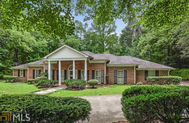 535 Hollyberry Dr - 535 Hollyberry Drive, Roswell, GA 30076