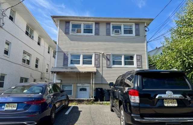 687 Midland Ave photos photos