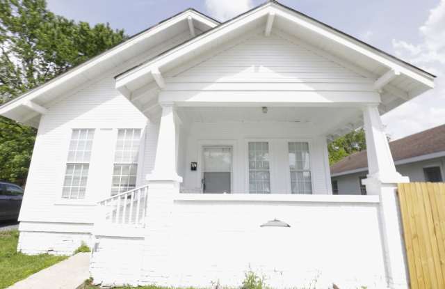 Charming 2BR/1BA Single Family Home in Gadsden photos photos