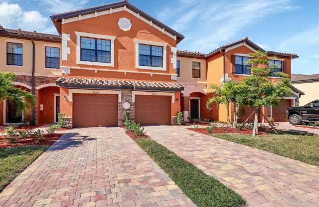 Seasonal Short-Term 3 Bedroom 2.5 Bathroom Townhouse located in Gran Paradiso! photos photos