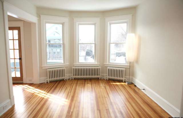 677 Myrtle AveApt 2 Gallery 4