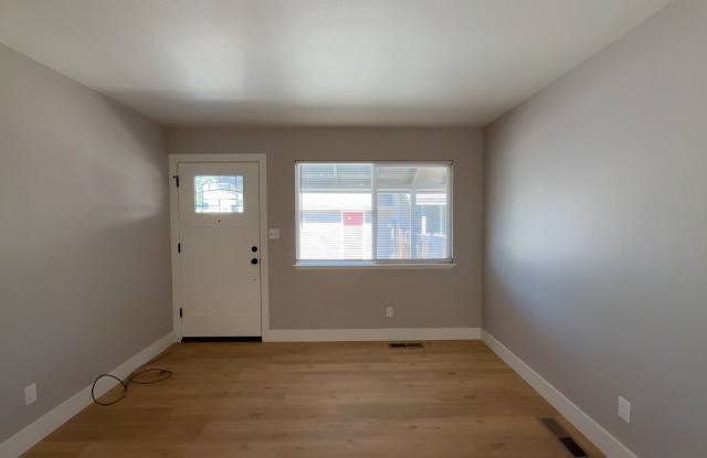1502 Rand Ave – 3 Bed, 1 Bath – Fully Remodeled! photos photos