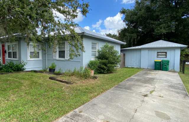 Cozy Pet-Friendly Studio - 311 North Boston Avenue, DeLand, FL 32724