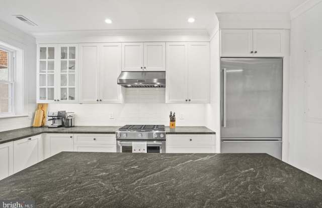 1920 35TH Street NW Gallery 3