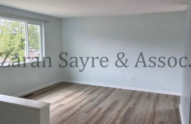 483- Fully Renovated 4 Bedroom on Quiet Cul-de-sac Gallery 4