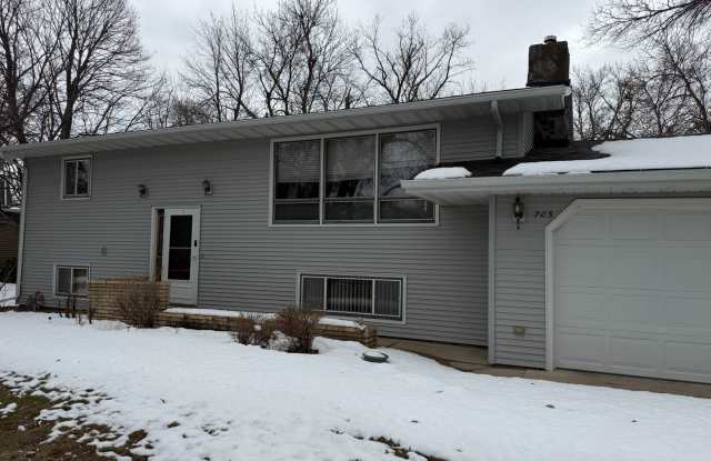 4 Bedroom 2 Bath House w/attached garage photos photos