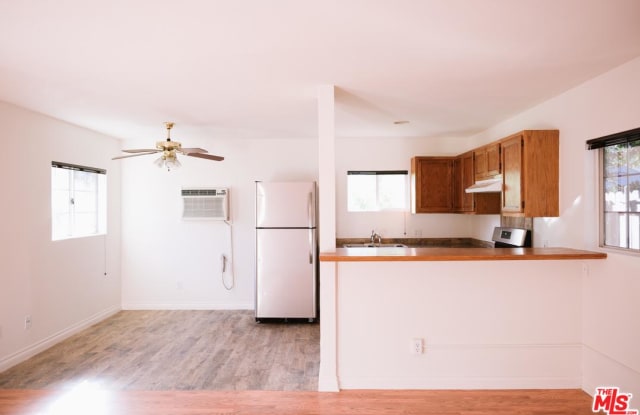 6946 JELLICO - 6946 N Jellico Ave, Los Angeles, CA 91406