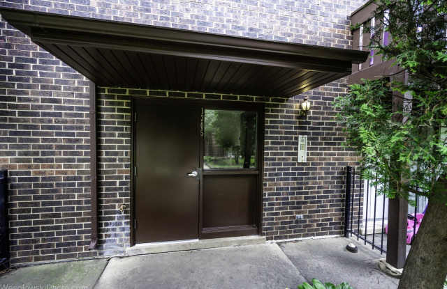 1305 E Turtle Creek Circle Gallery 1