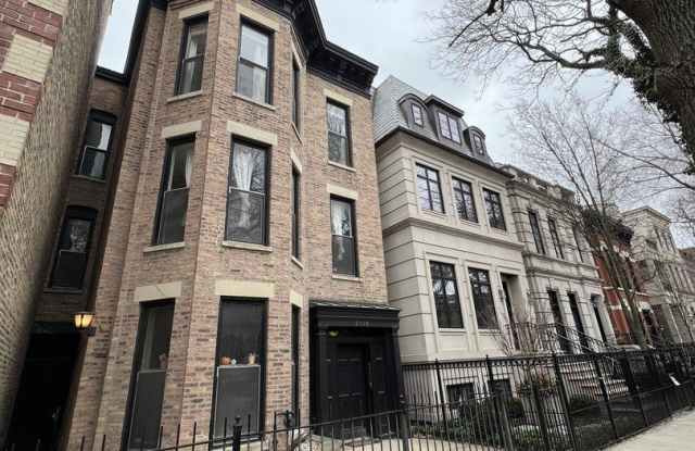 2118 N Seminary Avenue unit: 2 photos photos