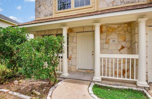 716 Honeysuckle Dr Gallery 2