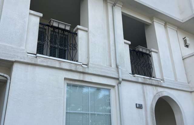 West Ventura Condo with a three car garage! photos photos