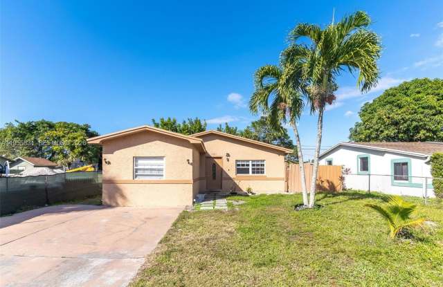 2921 NW 6th Ct photos photos