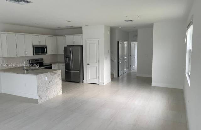 125 SW 171st Way photos photos